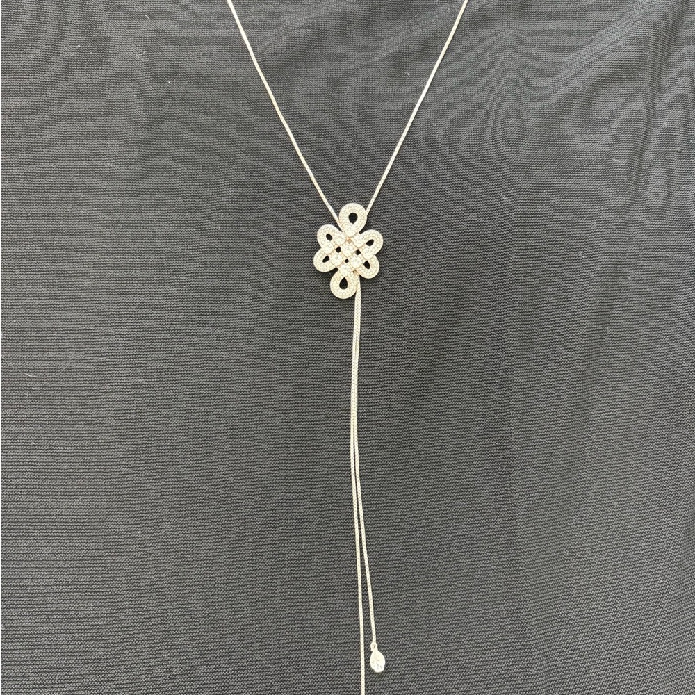 Elegant Silver Pendant Necklace